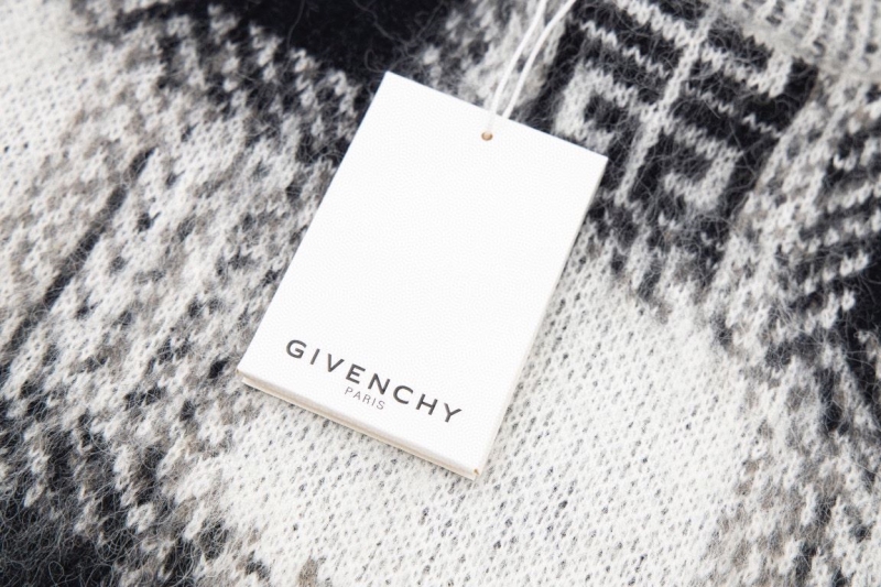 Givenchy Sweaters